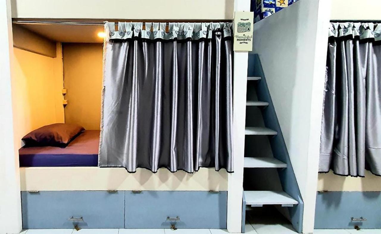 Tiny Room Hostel Toyapakeh Bagian luar foto